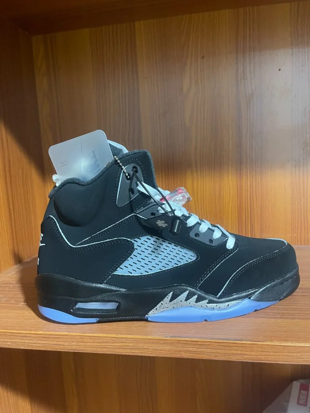Jordan 5 Retro Black University Blue (2026)